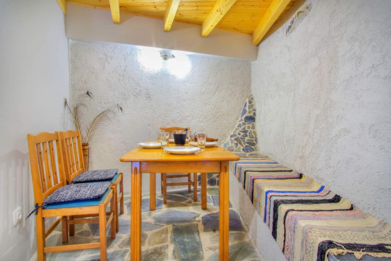 Παραδοσιακό Σπίτι Στο Χωριο Apartment Agioi Deka  Bagian luar foto