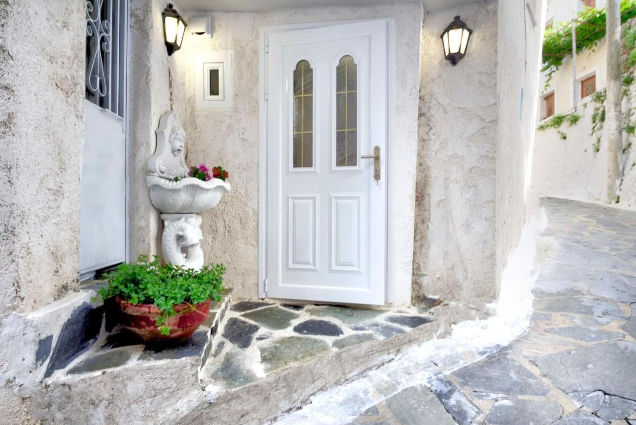 Παραδοσιακό Σπίτι Στο Χωριο Apartment Agioi Deka  Bagian luar foto